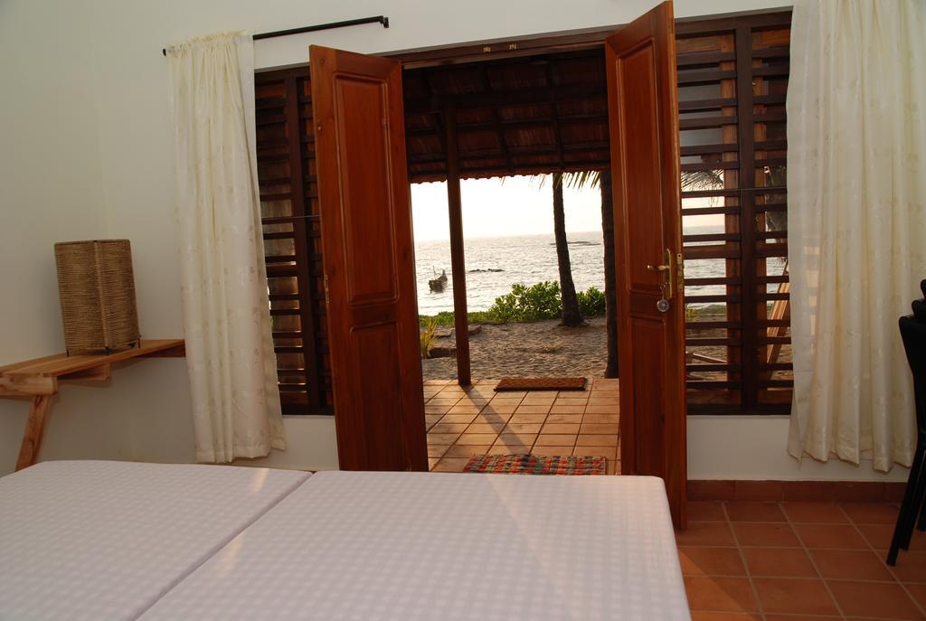 Chera Rocks Beach House Hotel Thottada Bilik gambar