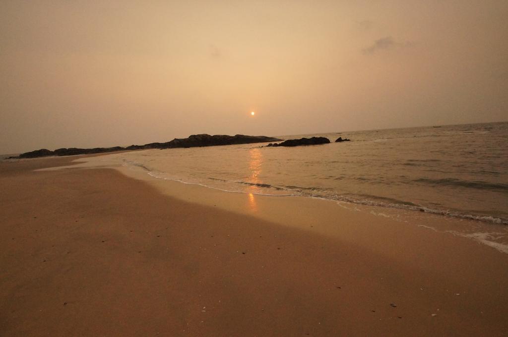 Chera Rocks Beach House Hotel Thottada Bilik gambar