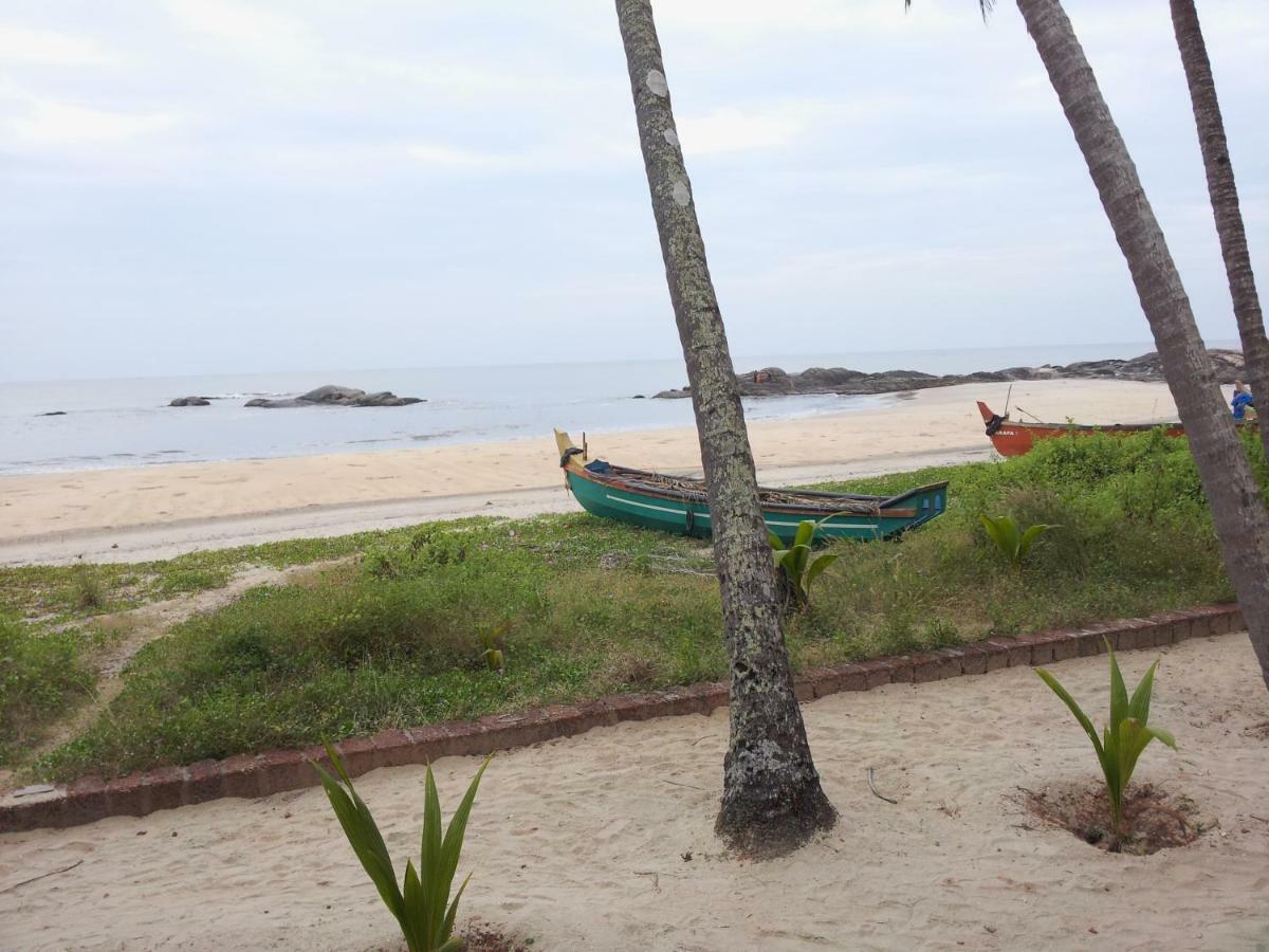 Chera Rocks Beach House Hotel Thottada Luaran gambar